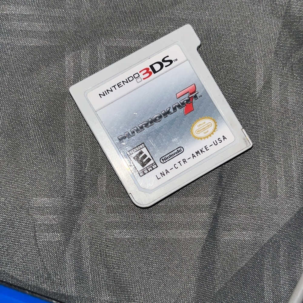 🍎Nintendo 2DS🍎 - Picture 5 of 7
